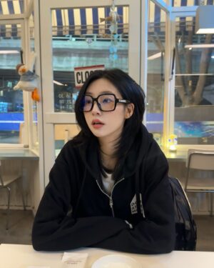 Lee Seo-bin Instagram - 새해 찐 시작