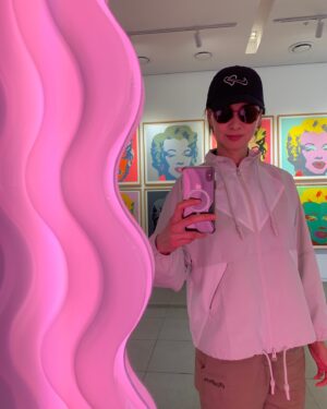 Lee So-ra Instagram - 채를 찰지게 참 잘 휘두르는 윤지와 시월의 어느날 

#커플룩
#골프웨어도드뮤어룩?
#화장실셀카ㅋㅋ
#윤지는전생의내동생
#골프 #golf