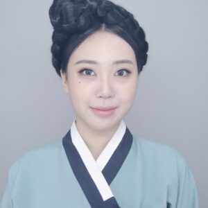Lee Young-ji Instagram - 새해 복 마니받으새여