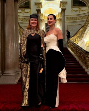 Lela Meburishvili Instagram - We had a truly unforgettable evening at Buckingham Palace, filled with delightful surprises. Our hosts transformed the formal setting into something so beautiful, it left a lasting impression on me. We had the honor of meeting both the King and Prince William.  ფანტასტიკური, დაუვიწყარი საღამო ბუკინგემის სასახლეში აღმოჩნდა მოულოდნელობებით სავსე .ეს ფორმალური გარემო იმდენად გაამსუბიქეს და გაალამაზეს მასპინძლებმა რომ ახლაც შთაბეჭდილების ქვეშ ვარ.  გვქონდა პატივი შევხვედროდით და გაგვესაუბრა მეფესთან  და ასევე პრინც ვილიამთან.
