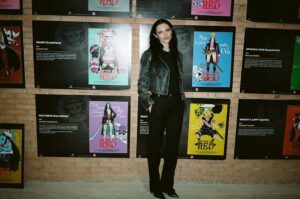 Lera Abova Instagram - Mangafest Sevilla.
I felt truly happy that day, so I wanted to share some BTS moments from this heartwarming event with you.
Even though I was sick as a dog the night before, the city welcomed me with open arms. I never imagined strangers could show so much care and appreciation. Thank you all for coming to see me and talk to me. Something shifted in me for the better - holding your hands, hearing your life stories, and seeing your smiles. Just watching you be so full of joy does something to a person. 

Special thanks to the @mangafest team and MARIA, my amazing interpreter - I wouldn’t have been able to communicate for shit without her. 

Merry Christmas to everyone celebrating. This day is especially meaningful to me because it’s my mother’s birthday - a bond and admiration I can’t even begin to describe. I wouldn’t be here without her. Or better said, anywhere.

To those without a warm home or loving family this time of year, whose lives have been changed or loved ones lost: every soul deserves to feel safe and secure. One day, I truly believe we’ll live in a kinder world.

For now, let’s treasure the love around us, the food on our tables, and the roofs over our heads.