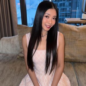 Li Sum Ling Instagram - .
恭喜發財🧧
新一年 祝
1，2順順滑滑
3轉個靚運
4生財生財
5燶而不肥
6膠花同都開到富貴
7開開心心 
🕺🏽