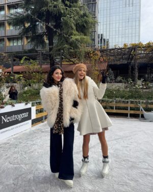 Lidia Santos Instagram - Feels like christmas ❄️🎄⛸️

Gracias @neutrogenaespana  por hacernos pasar un día mágico. 
.
.
.
#christmas #christmastime #december #neutrogena #goodvibes #madrid #neutrogenaknowsmewell #model #friends #love