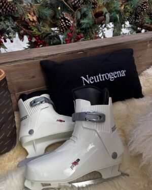 Lidia Santos Instagram - Feels like christmas ❄️🎄⛸️

Gracias @neutrogenaespana  por hacernos pasar un día mágico. 
.
.
.
#christmas #christmastime #december #neutrogena #goodvibes #madrid #neutrogenaknowsmewell #model #friends #love