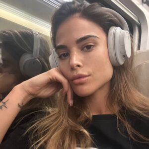 Lidia Santos Instagram - Selfie mood ✨🤎
.
.
.
#selfietime #goodvibes #moments #lifestyle #lidiasantos #arountheworld #mood #tuesdaymood #loveyourself