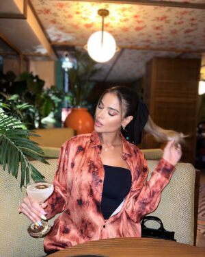 Lidia Santos Instagram - Lo mejor está por venir. ✨
.
.
.
#loveyourself #positivevibes #goodtimes #2025 #dreamscometrue #goodmoments #love #happy #lidiasantos #lifestyle