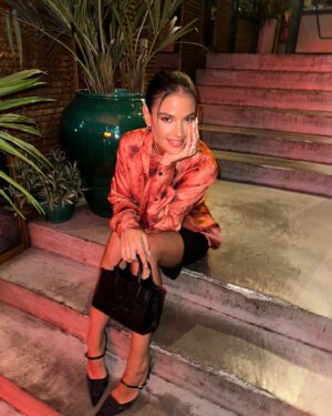 Lidia Santos Instagram - Lo mejor está por venir. ✨
.
.
.
#loveyourself #positivevibes #goodtimes #2025 #dreamscometrue #goodmoments #love #happy #lidiasantos #lifestyle