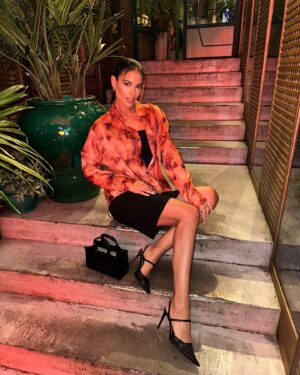 Lidia Santos Instagram - Lo mejor está por venir. ✨
.
.
.
#loveyourself #positivevibes #goodtimes #2025 #dreamscometrue #goodmoments #love #happy #lidiasantos #lifestyle