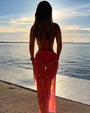 Linda De Figueredo Instagram - Mar🤝yo - el video es mi favorito 🧡

#bikini #beach #fitspo