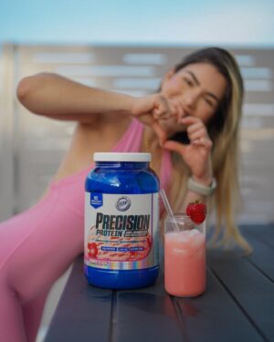 Linda De Figueredo Instagram - Pretty in pink, powered by strawberry protein from @hitechpharma 🍓🩷

#pink #fitspo #motivation #gym #saturday