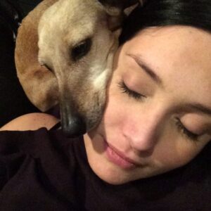 Lisette Morelos Instagram - Gracias por ser parte tan importante en mi vida! Welcome back! 
#lola #luna #layka #kahlua #Poe 🖤🐦‍⬛🐾