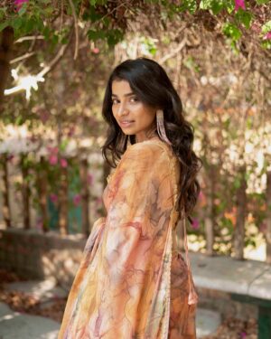 Lisha Chinnu Instagram - Your imagination is your preview of life’s coming attractions!
.
.
 #manifest 
Stylist & creative director @ratikhavenugopal @flauntbyratikha 
DOP @mramvigneshphotography 
Muah @seldonartistry @saisubha_hairstylist 
Location @sppgardens