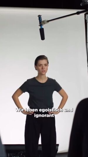 Liv Lisa Fries Instagram - DAS LICHT Eröffnungsfilm @berlinale & ab 20.3. im Kino @xverleih @xfilme von Tom Tykwer mit Lars Eidinger, @nicolettekrebitz und vielen mehr.