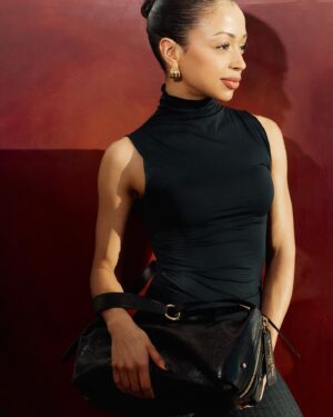 Liza Koshy Instagram - Finally packed my bag and moved to Brooklyn. Bag courtesy of @Dior #DiorDJourney #DiorPartner