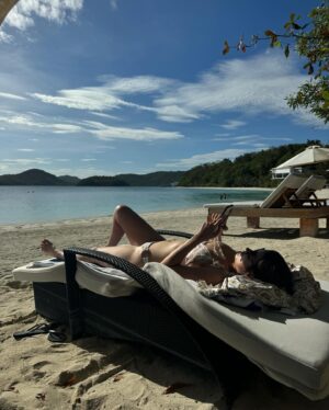 Liza Soberano Instagram - Diving into crystal clear dreams in coron 🌊