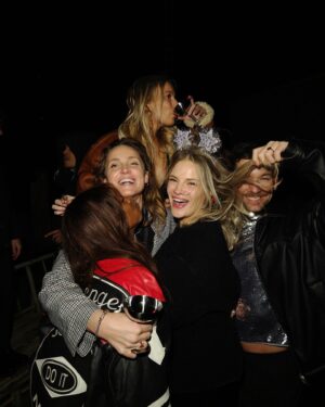 Lize Feryn Instagram - 💥🎉🍾♥️

De laatste 🥹