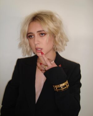 Lizze Broadway Instagram - “I read your manifesto. I found it to be quite appalling.”

Cruel Intentions out 11/21 on @primevideo 

Styling: @desireemorales 
Makeup: @ghost_artistry_ 
Hair: muah