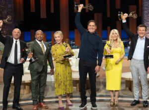 Lori Greiner Instagram - Flashback to the Emmys. So humbled so honored! Thank you all who voted for us! ♥️♥️♥️
#SharkTank #emmys