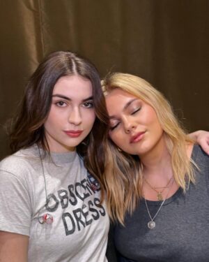 Louane Emera Instagram - Craziest week 🥹♥️ see you in Basel ✨