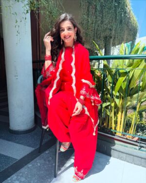 Loveleen Kaur Sasan Instagram - Wearing : @lavanyathelabel 🤩✨

Stunningly hand crafted! ✨

🛍️ www.lavanyathelabel.com