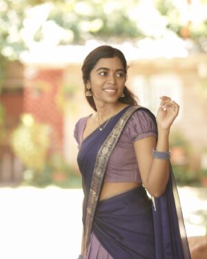 Lovelyn Chandrasekhar Instagram - Happy Pongal 🌾

📸: @camerasenthil 
@rrajeshananda 
Half Saree: @ivalinmabia.halfsarees 
Hair: @rekhamakeups