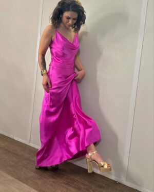Lucie Bernardoni Instagram - Prime 16 La finale 

Un merci ne suffit pas 🙏🏻 

Team champagne 🥂 
Stylisme
@mathieubarthelatcolin

Coiffure @greg.ludovic pour
@franckprovostparis 
Make Up
@catillonvirginie_makeup 

🩷 Tenue rose: 
- ensemble @lagencefashion 
- ⁠bijoux @isabelletoledano_jewelry 
- ⁠shoes @cosmoparis 

🖤 Tenue noire: 
- Robe @emanuelungaroparis 
- ⁠BO @swarovski 
- ⁠bracelets @luckiefferparis 
- ⁠shoes @prazzi.paris