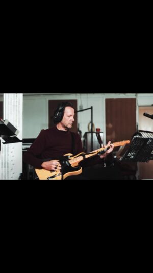 Lucinda Williams Instagram - Check out this recording of “I’ve Got A Feeling” from the latest album release, Lucinda Williams Sings The Beatles From Abbey Road | Lu’s Jukebox Vol. 7
(now available for purchase and streaming 🥳)

Siobhan Maher Kennedy @siobhanmaherkennedy
Butch Norton @bdrms4u
Doug Pettibone @thepettibone
Marc Ford @themarcford 
David Sutton
Richard Causon
Nelson Hubbard @neilsonhubbard 
Joshua Britt @joshuabrittart 
@raykennedyproducer