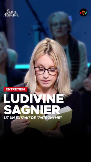 Ludivine Sagnier Instagram - ✍️ »Je n’ai pas d’autre nom que le mien. »
.
👉Merci à Ludivine Sagnier pour cette belle lecture d’un extrait de « Patronyme » (Editions Grasset et Fasquelle), le nouveau roman de Vanessa Springora.
.
📺(Re)voir l’émission en intégralité sur france.tv : lien dans la bio de notre profil.
.
#lagrandelibrairie #lecture #instabook @ludivinesagnier @vanessa.springora @editionsgrasset @atrapenard @inesdelamottestpierre @francetelevisions @france.tv