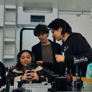 Ludovica Nasti Instagram - Grazie,Grazie per avermi dato l’opportunità di conoscere persone meravigliose.
Che porterò nel cuore per sempre.
Semplicemente grazie.
Un’altra esperienza giunta al termine, piena piena di emozioni.
VI AMO.
Ci vediamo tra un po’..😉♥️

@lucaminiero N1

@_madentertainment_ @rai1official @jules.lucien @lori_loli_roli 
“Come un padre”