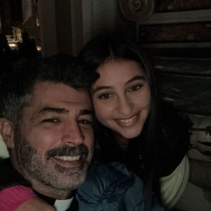 Ludovica Nasti Instagram - Grazie,Grazie per avermi dato l’opportunità di conoscere persone meravigliose.
Che porterò nel cuore per sempre.
Semplicemente grazie.
Un’altra esperienza giunta al termine, piena piena di emozioni.
VI AMO.
Ci vediamo tra un po’..😉♥️

@lucaminiero N1

@_madentertainment_ @rai1official @jules.lucien @lori_loli_roli 
“Come un padre”