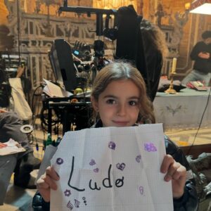 Ludovica Nasti Instagram - Grazie,Grazie per avermi dato l’opportunità di conoscere persone meravigliose.
Che porterò nel cuore per sempre.
Semplicemente grazie.
Un’altra esperienza giunta al termine, piena piena di emozioni.
VI AMO.
Ci vediamo tra un po’..😉♥️

@lucaminiero N1

@_madentertainment_ @rai1official @jules.lucien @lori_loli_roli 
“Come un padre”