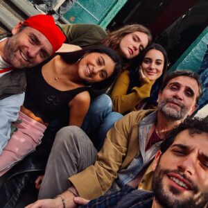 Ludovica Nasti Instagram - Grazie,Grazie per avermi dato l’opportunità di conoscere persone meravigliose.
Che porterò nel cuore per sempre.
Semplicemente grazie.
Un’altra esperienza giunta al termine, piena piena di emozioni.
VI AMO.
Ci vediamo tra un po’..😉♥️

@lucaminiero N1

@_madentertainment_ @rai1official @jules.lucien @lori_loli_roli 
“Come un padre”