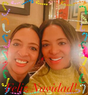 Luna Lauren Velez Instagram - Merry Christmas from me and Lori…🎄🎄🎄
#christmas #navidad #hermanas #twins #twinning #holidays #love ✨
