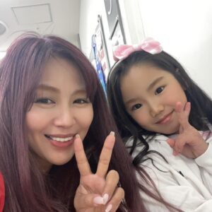 MINMI Instagram - 名古屋！サイッコウ！
夏のTOURの追加公演といいながらガラリと変わったセットリストや新メンバーWIJLYもいたり、DJMALが復活したり。昨日は名古屋だけのスペシャルもあって喜んで頂けたかな？♡ ファンからの大きなお花、差し入れや手紙をありがとう♡励みとパワーになる💐九州ら四国や地元から集まってくれたファンのみんなありがとう！
初めて来てくれた方も嬉しい！
ゲストのRED SPIDER JESSICA 望蘭みらんも最高でした！ありがとうございました！