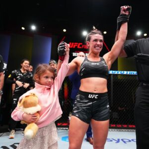 Mackenzie Dern Instagram - The post is late, but been busy with life the last few days. 😅 

Five years and a lot has happened, wins, losses, a couple of wars, a lot of trial and error, but the one thing  that continues is my biggest motivation and love for you baby girl 💕 train harder and let’s keep moving forward 💪🏼👊🏼🫶🏼 

Thanks to my team! I appreciate everyone of you! 
@megatondias @rogeriocamoes @parilloboxing @pauloghitmanherrera @tikighosn @jaxxon @santostudios @ckspencer @repairsports 
All my family, friends and fans! 

Enjoy the fights tonight guys! This will be a good year!