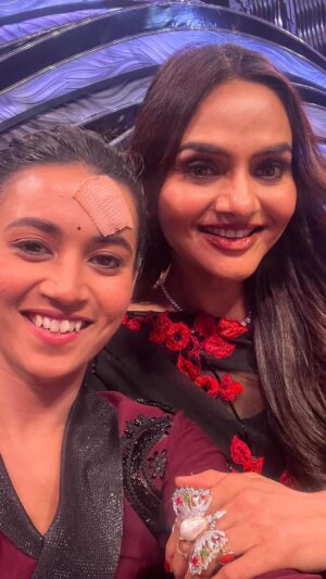 Madhoo Instagram - Beautiful @madhoo_rockstar Jii 🌸❤️

#instagram @imanwarhussain sir @anwars_studio #instagood #instalike #instadaily #flexigirldebparna #viral #instafashion #instamood #foryou #love #new #mumbai #dance #dancer #viral #show #dancer #popular ❤️