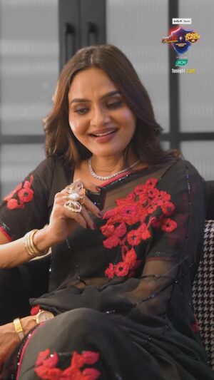 Madhoo Instagram - Aapko aaj stage par dekh kar hone wale hai hum bhi pagal 🤭

Dekhiye #IBDvsSDChampionsKaTashan Aaj raat 7:00 baje sirf #SonyEntertainmentTelevision par.

@remodsouza @geeta_kapurofficial @malaikaaroraofficial

#IndiasBestDancerVsSuperDancer #IndiasBestDancer #SuperDancer #SonyTV #MalaikaArora #Bollywood #RemoDsouza #Entertainment