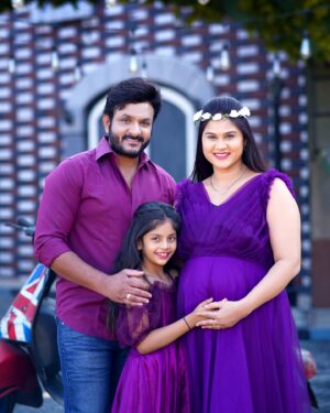 Madhu Reddy Instagram - Baby loading……🤰🫶🏻❤️ @purvikaareddy @madithatikrishnakishore 
Locations @passionate_studios 

#pregnant #madhureddy #madhureddy_official #pregnancy #pregnantstyle #pregnantlife #feed #happy #happylife #mother #motherlove #motherdaughter #motherlife #2ndpregnancy #insta #instagram #instagramreels #happymood #viral #viralpost #viralposts #viralposts #reach #reaching #post #newpost #postoftheday #viralpost #viralmusic #music #reelitfeelit #feelitreelit