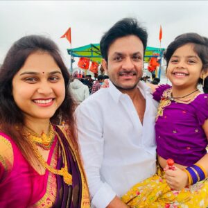 Madhu Reddy Instagram - అందరికీ సంక్రాంతి శుభాకాంక్షలు💐🙏🏻 @purvikaareddy @madithatikrishnakishore 

#insta #instagram #festival #telugu #festivals #festivaloutfit #festivalseason #teluguactress #saree #sareelover #sareelovers #sareecollection #sareestyle #sankranti #rajmundry #viralpost #feed #reach #trending #festivalvibes #telugupanduga #sankratispecial #reach #reaching #reachpost