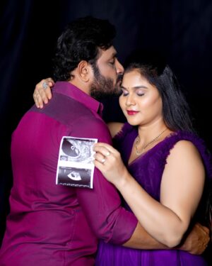 Madhu Reddy Instagram - Baby loading……🤰🫶🏻❤️ @purvikaareddy @madithatikrishnakishore 
Locations @passionate_studios 

#pregnant #madhureddy #madhureddy_official #pregnancy #pregnantstyle #pregnantlife #feed #happy #happylife #mother #motherlove #motherdaughter #motherlife #2ndpregnancy #insta #instagram #instagramreels #happymood #viral #viralpost #viralposts #viralposts #reach #reaching #post #newpost #postoftheday #viralpost #viralmusic #music #reelitfeelit #feelitreelit