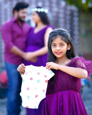 Madhu Reddy Instagram - Baby loading……🤰🫶🏻❤️ @purvikaareddy @madithatikrishnakishore 
Locations @passionate_studios 

#pregnant #madhureddy #madhureddy_official #pregnancy #pregnantstyle #pregnantlife #feed #happy #happylife #mother #motherlove #motherdaughter #motherlife #2ndpregnancy #insta #instagram #instagramreels #happymood #viral #viralpost #viralposts #viralposts #reach #reaching #post #newpost #postoftheday #viralpost #viralmusic #music #reelitfeelit #feelitreelit