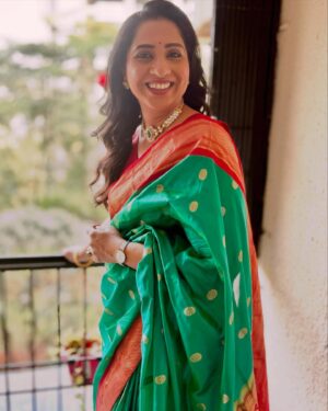Madhurani Gokhale Instagram - Makeup: @mua_prakash 
Hair : @meghahairstylist_1988 

Saree : @saanjha_sarees
