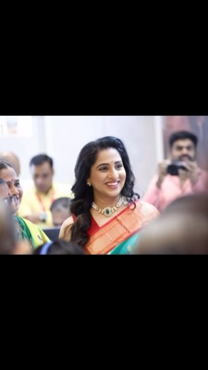 Madhurani Gokhale Instagram - Inaugurating Lagu Bandhu Motiwale’s Grand new Showroom in Dombivali.

 @lagubandhu