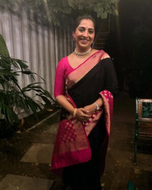 Madhurani Gokhale Instagram - Click click click….