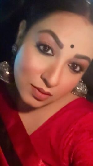 Madhusree Sharma Instagram - मेरा पहला और आखरी तू प्यार बन जा🥰

#trendingreels #madhusreesharma #explore #explorepage #treanding #love  #loveislove