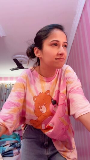 Maera Mishra Instagram - Kuch aisa hi chal rha hai aj kal matter. 😂 #iykyk 😂
#trending #funny #trendingreels