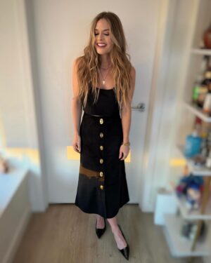 Maggie Lawson Instagram - Golden Hour ✨

💄 @antonmakeup 
🎀 @tildebymatilde