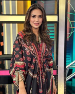 Mahenur Haider Instagram - 🫶🏻

Outfit by: @sammykdesigns