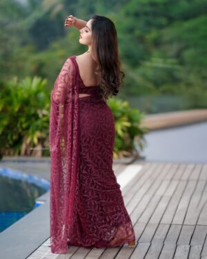 Malavika Menon Instagram - Love in the air ♥️ 
Shot @arun_p_raveendran_ 
Mua @beleza_makeover_ 
Styling @sreekala_24 
jwlry @mystic_glow_
Editor @vyshna__mohan