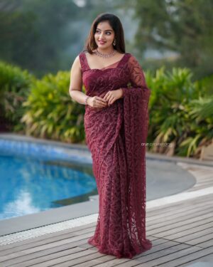Malavika Menon Instagram - Love in the air ♥️ 
Shot @arun_p_raveendran_ 
Mua @beleza_makeover_ 
Styling @sreekala_24 
jwlry @mystic_glow_
Editor @vyshna__mohan